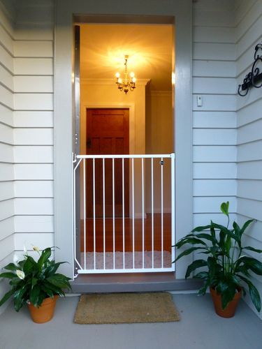 <p>
	Quality external Safety Gate for Children &amp; Pets</p>
