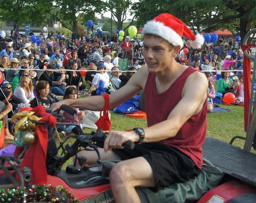 Santa goes for a spin around the park