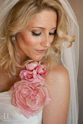Subtle yet beautiful bridal lashes