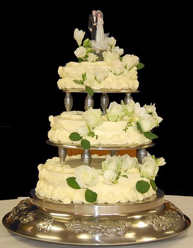 Wedding Cake with Pillars 3 Tiers