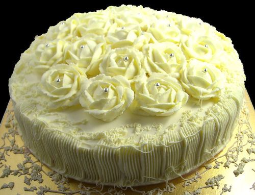 White Garden Gateau
