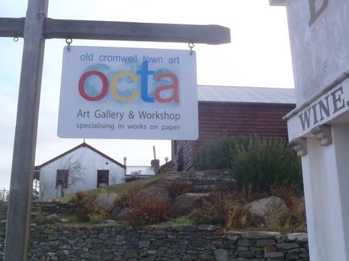 shop signfor print gallery .