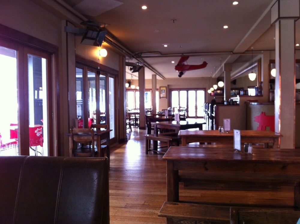 One Red Dog Waterfront, NZ Restaurants, Wellington Central • Localist